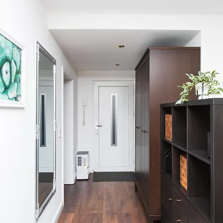 Quiet With The Comforts Of شقة Neuenhagen bei Berlin